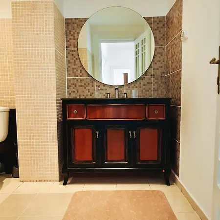 Queen Elizabeth Apartment *