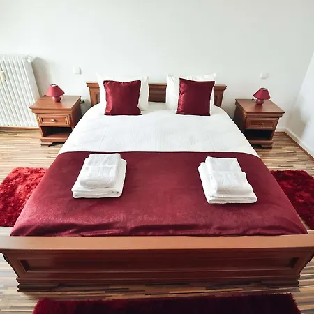 Queen Elizabeth Apartment *