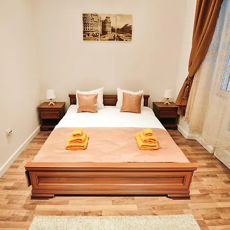 Queen Elizabeth Apartment